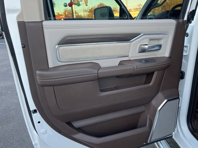 New 2026 RAM 2500 Laramie AWD/4WD image 11