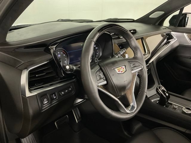 Used 2024 Cadillac XT6 Sport w/ Platinum Package AWD/4WD image 17
