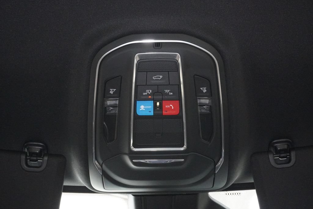 Used 2023 Jeep Grand Cherokee L Limited w/ Trailer Tow Group (B) AWD/4WD image 19