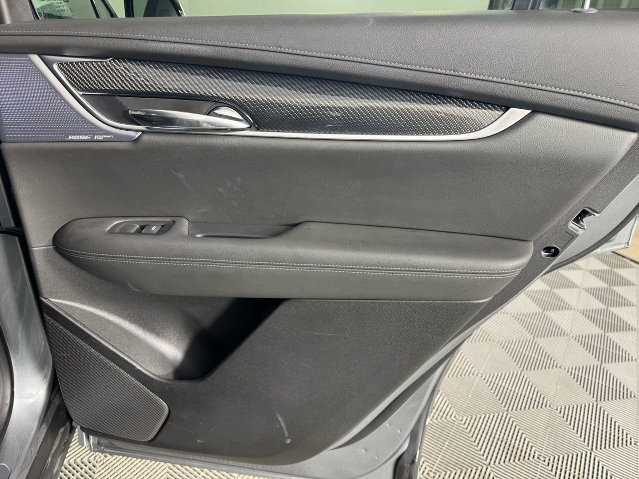 Used 2024 Cadillac XT6 Sport w/ Technology Package image 29