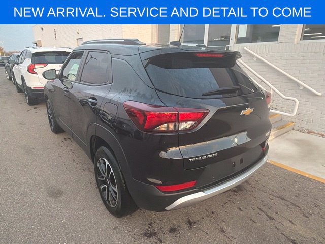 Used 2025 Chevrolet TrailBlazer LT w/ Convenience Package FWD image 12