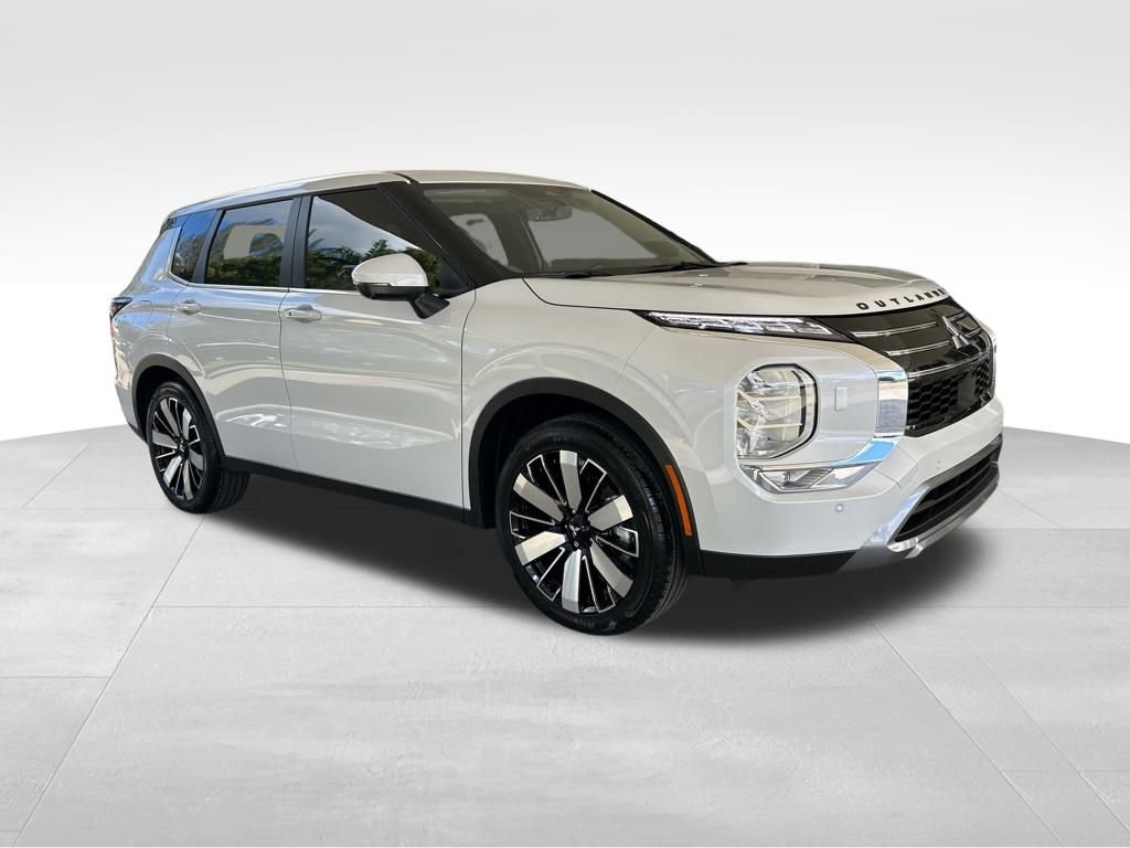 New 2025 Mitsubishi Outlander SE image 2