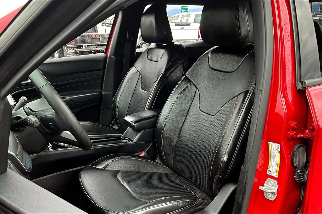 Used 2023 Jeep Compass Limited image 27