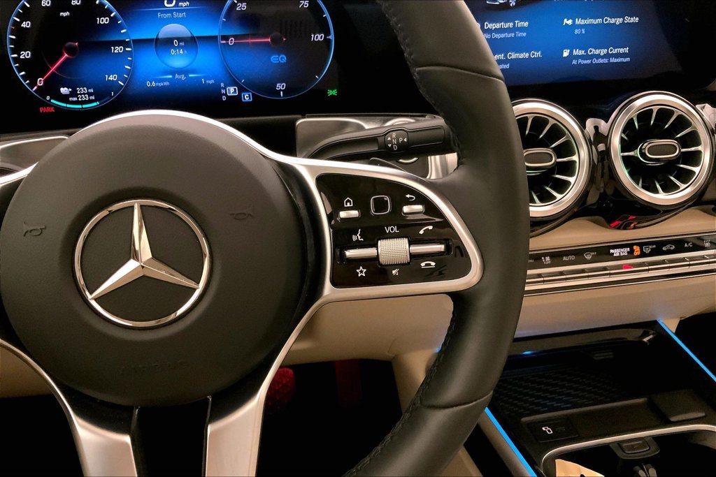 Used 2023 Mercedes-Benz EQB 350 4MATIC SUV image 19