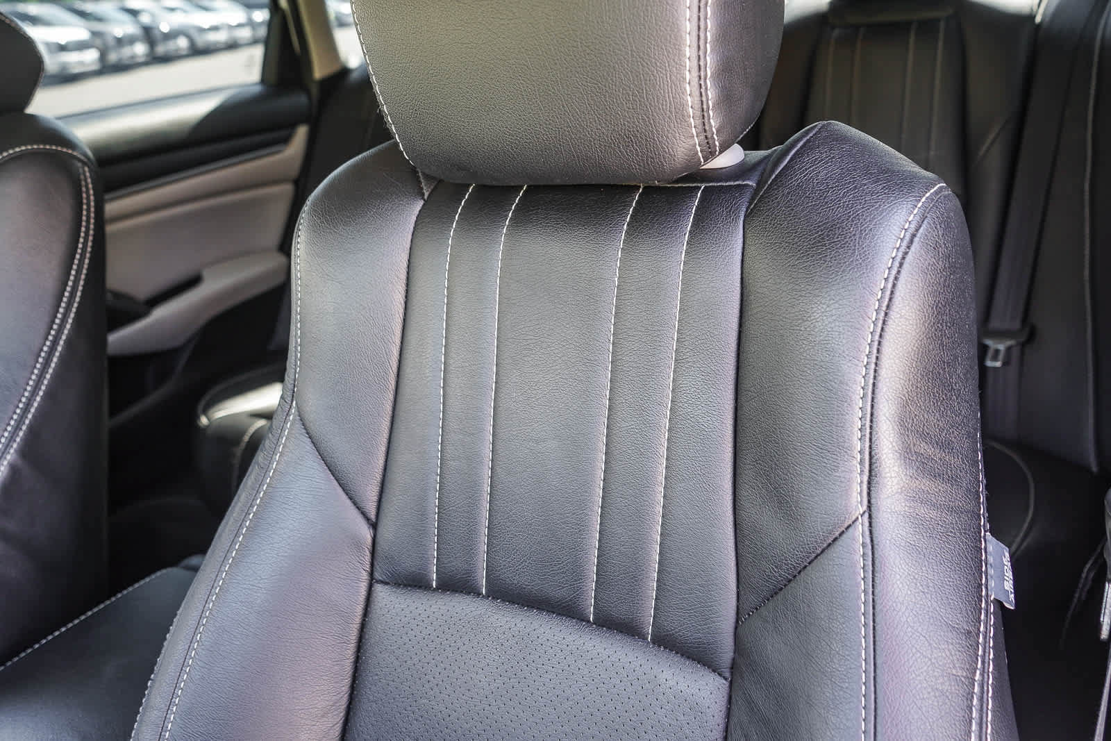 Used 2018 Honda Accord EX image 26