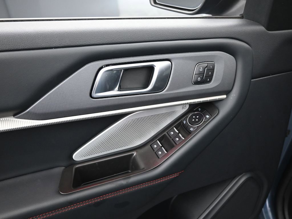 Used 2025 Ford Explorer ST image 10