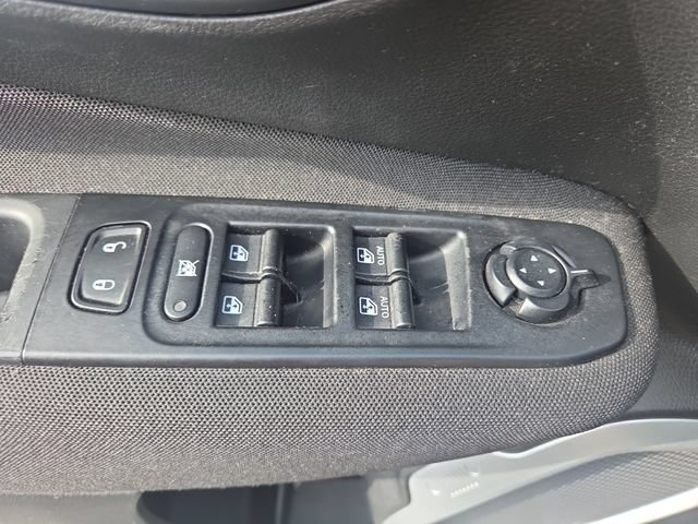 Used 2019 Jeep Renegade Latitude AWD/4WD image 17