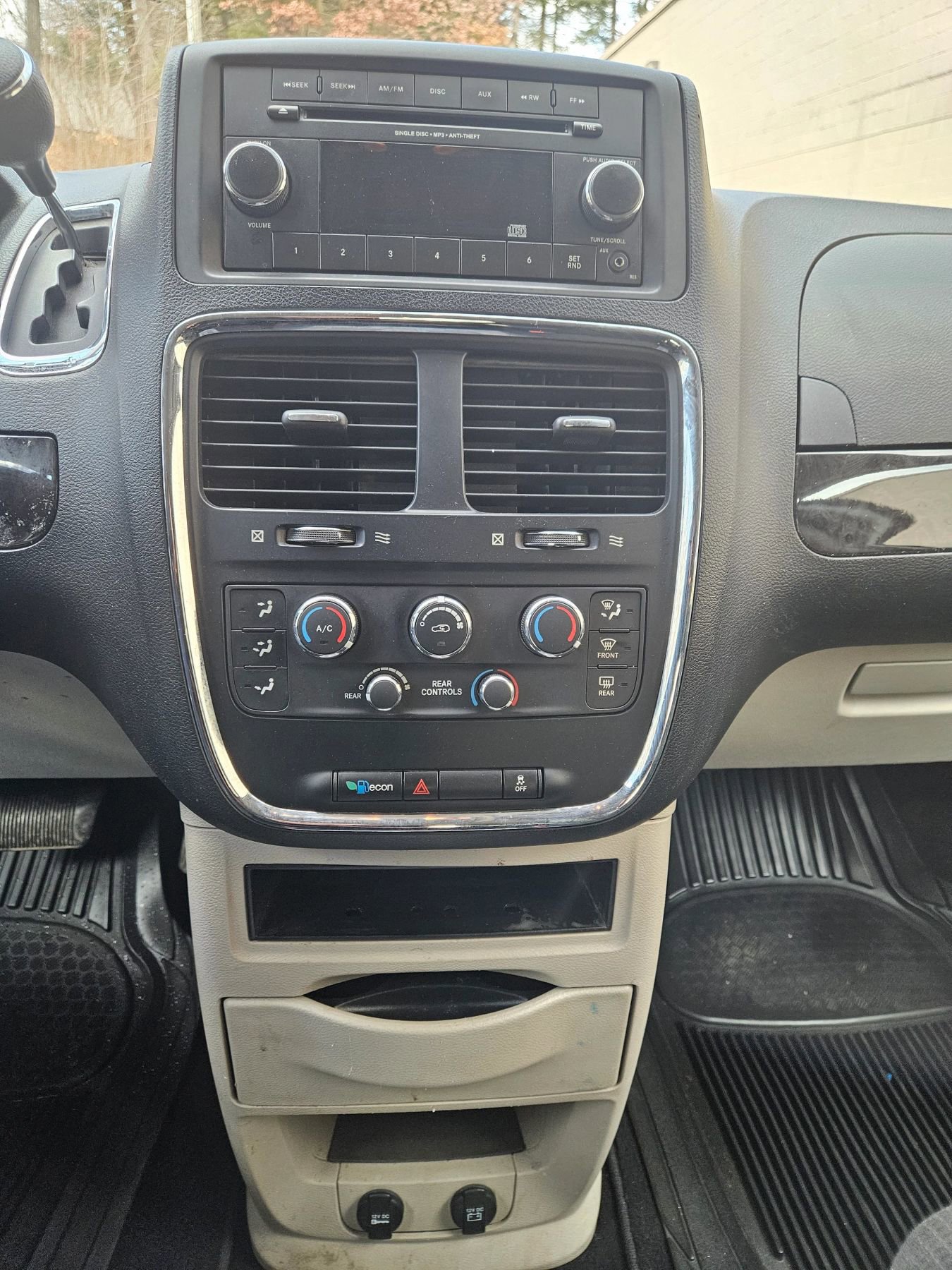 Used 2013 Dodge Grand Caravan SE image 12