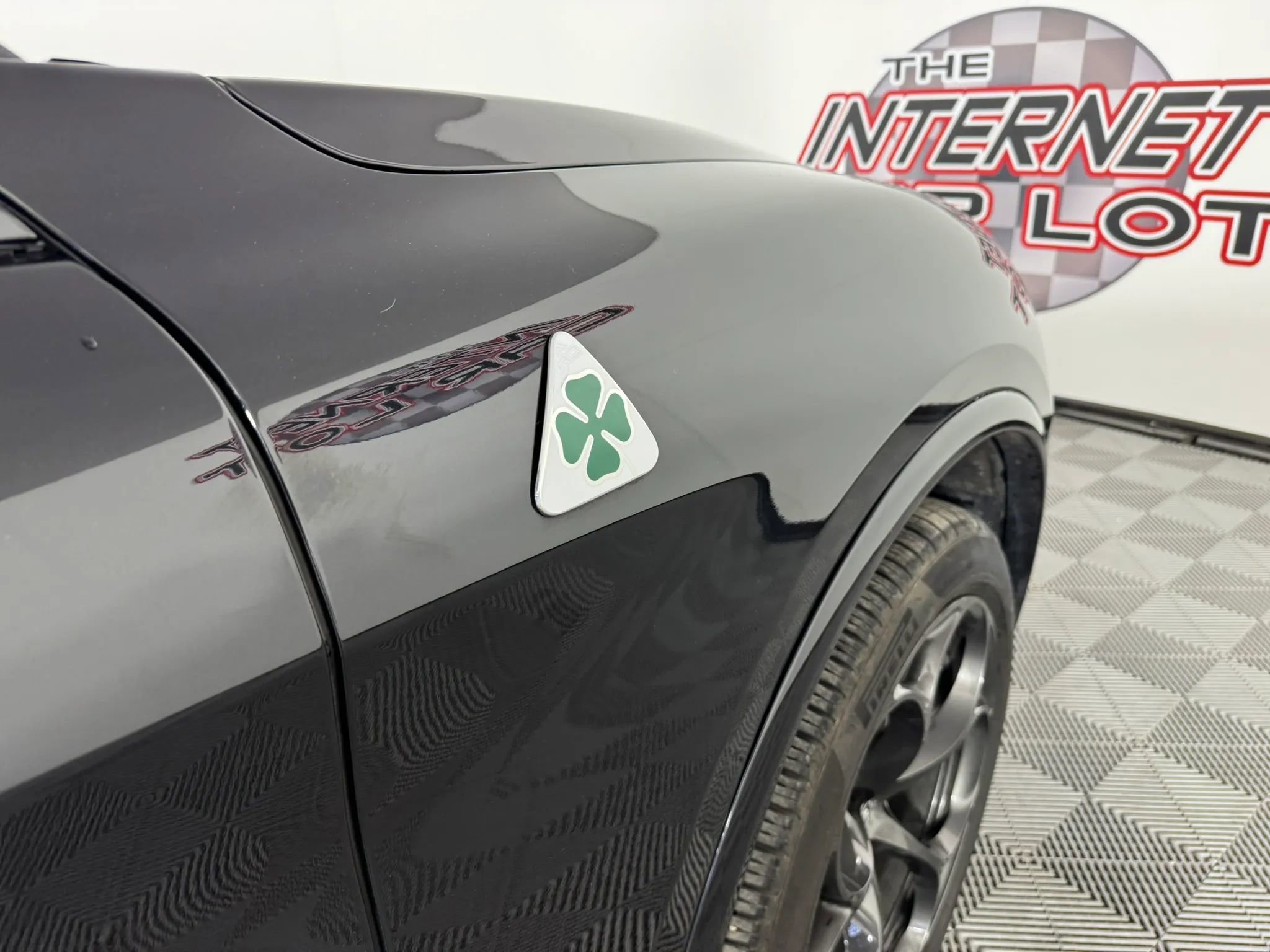 Used 2018 Alfa Romeo Stelvio Quadrifoglio w/ Driver Assist Dynamic Package AWD/4WD image 32