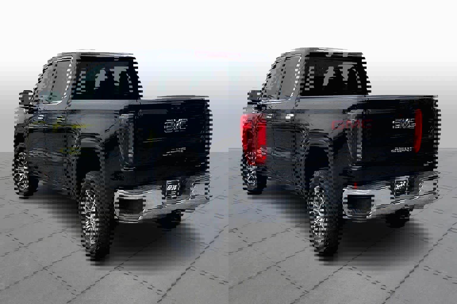 Used 2025 GMC Sierra 1500 SLT image 11