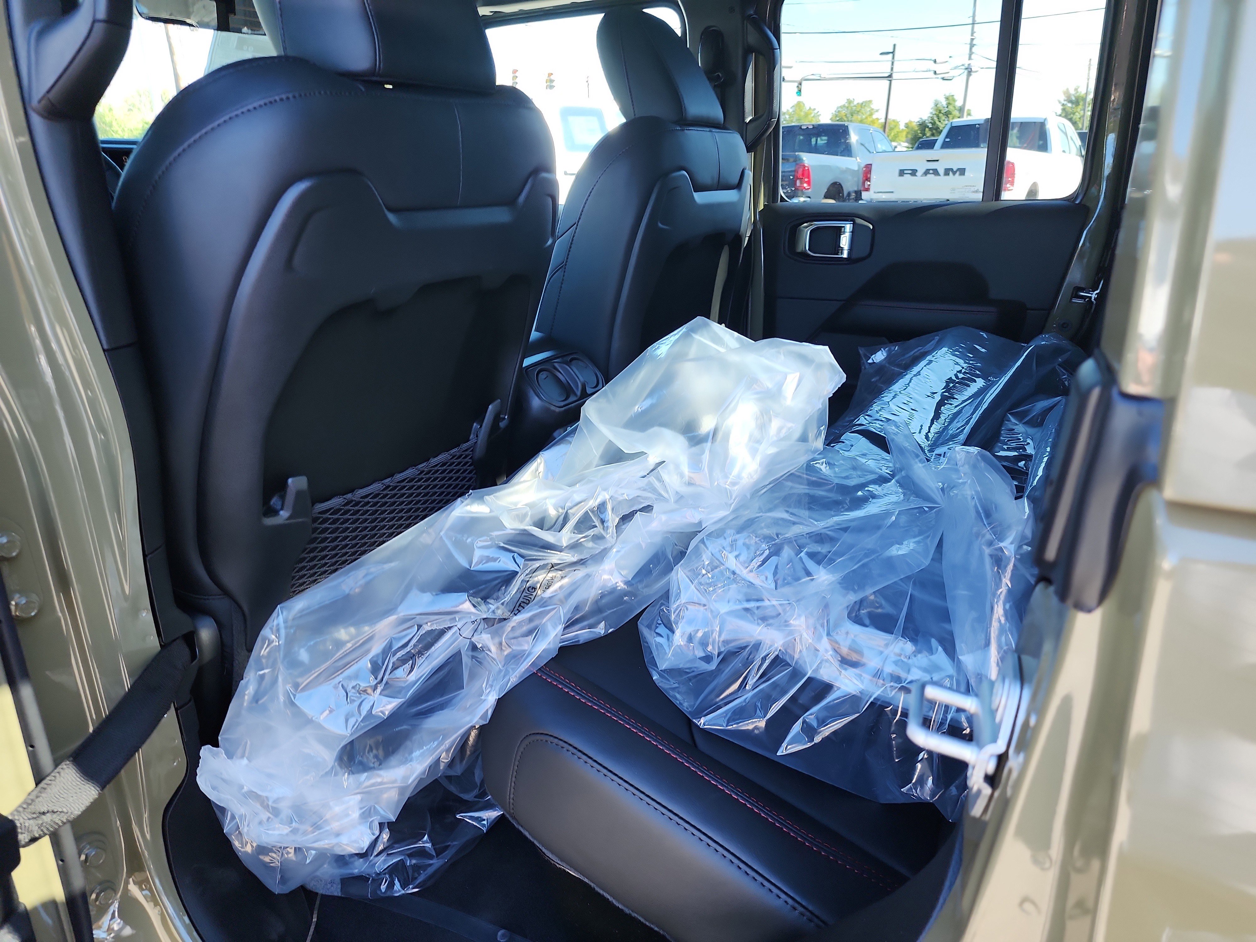 New 2025 Jeep Gladiator Rubicon image 13