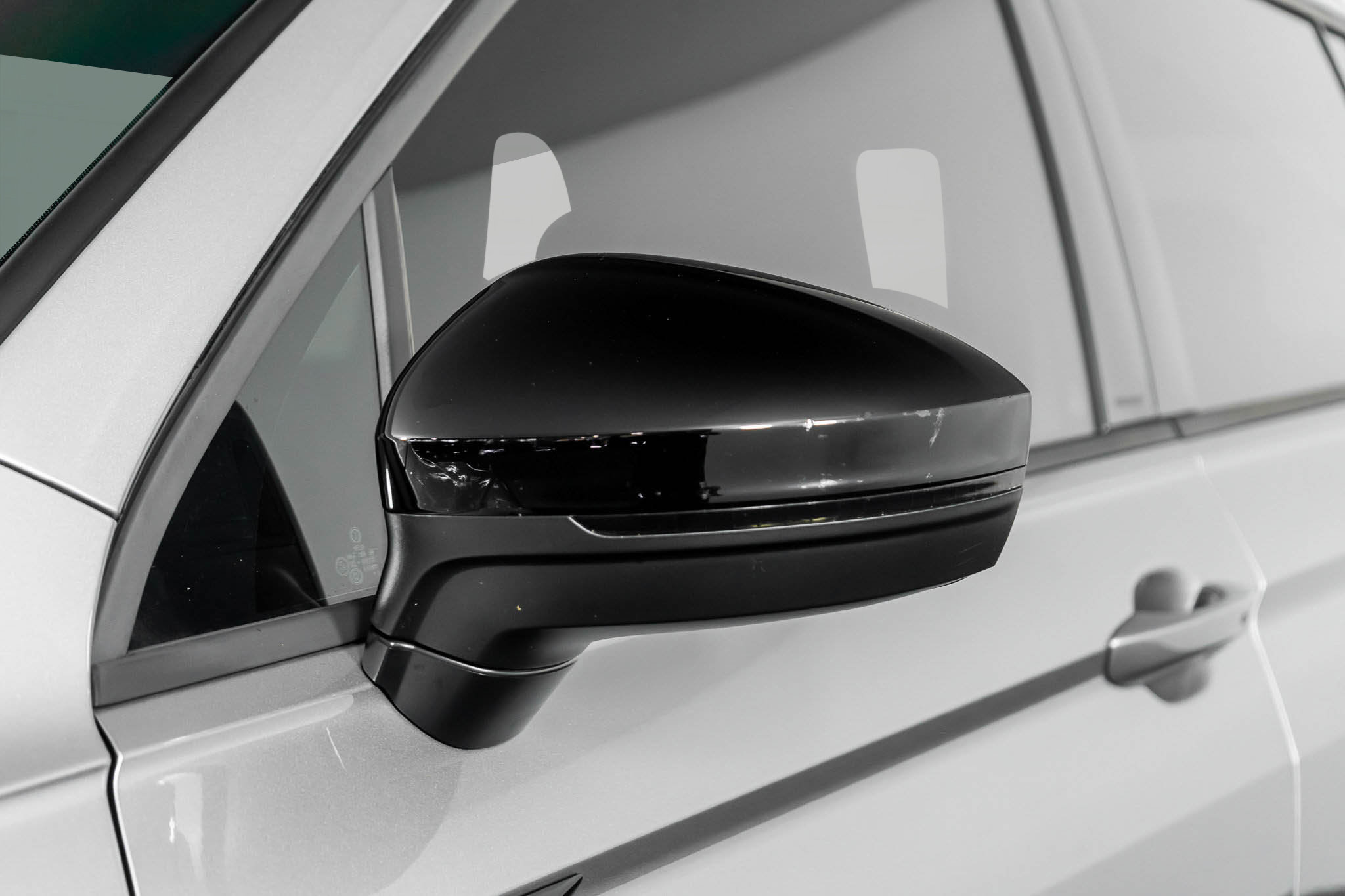 Used 2022 Volkswagen Tiguan SE R-Line image 44