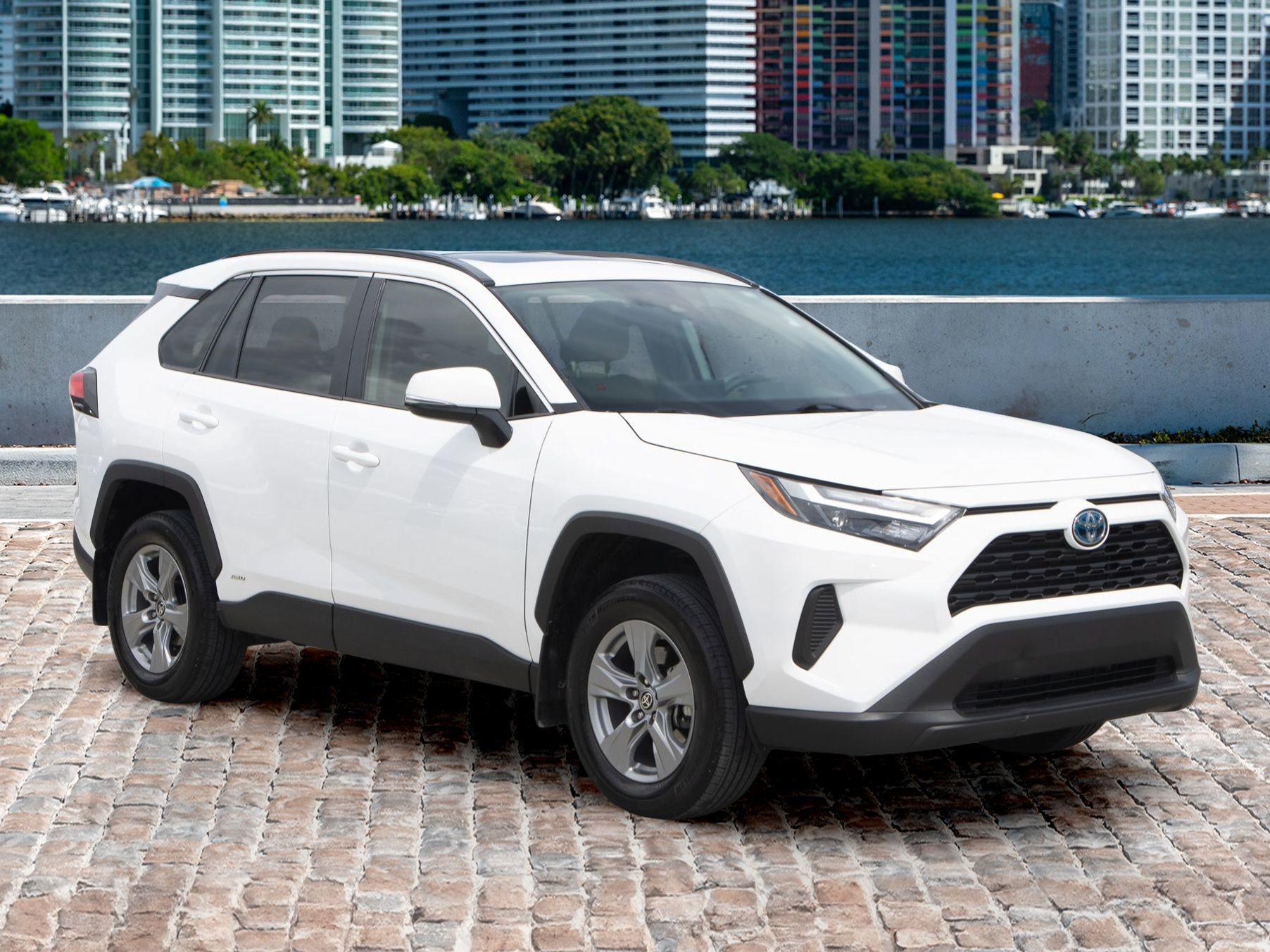Used 2024 Toyota RAV4 XLE video 3