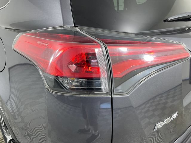 Used 2016 Toyota RAV4 LE AWD/4WD image 19