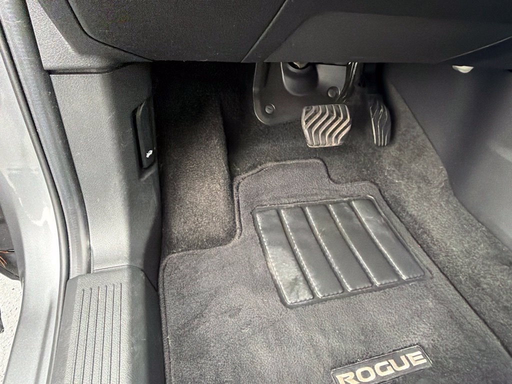 Used 2023 Nissan Rogue SV AWD/4WD image 31