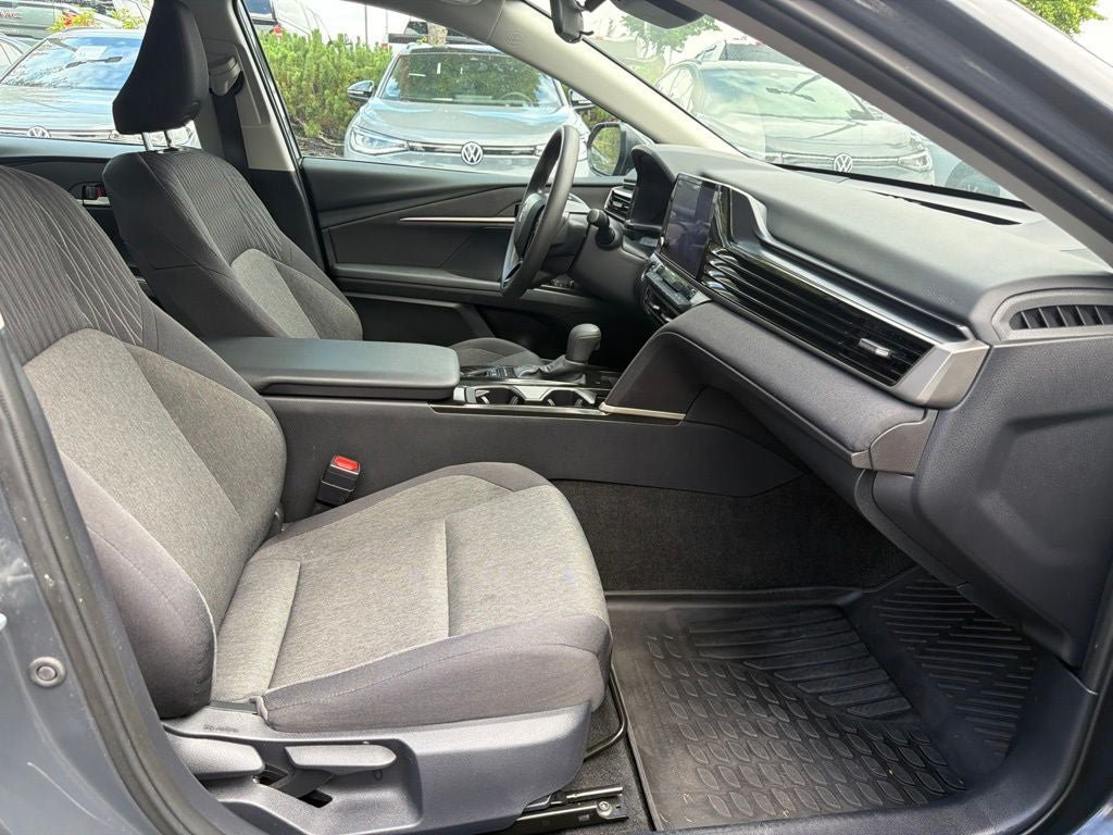 Used 2025 Toyota Camry LE AWD/4WD image 19