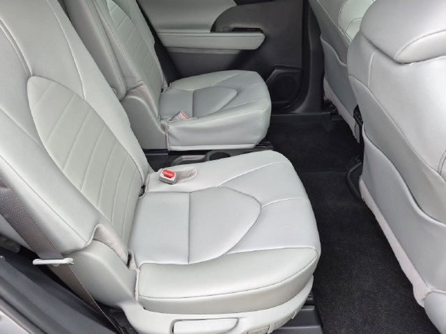 Certified 2026 Toyota Highlander XLE AWD/4WD image 31