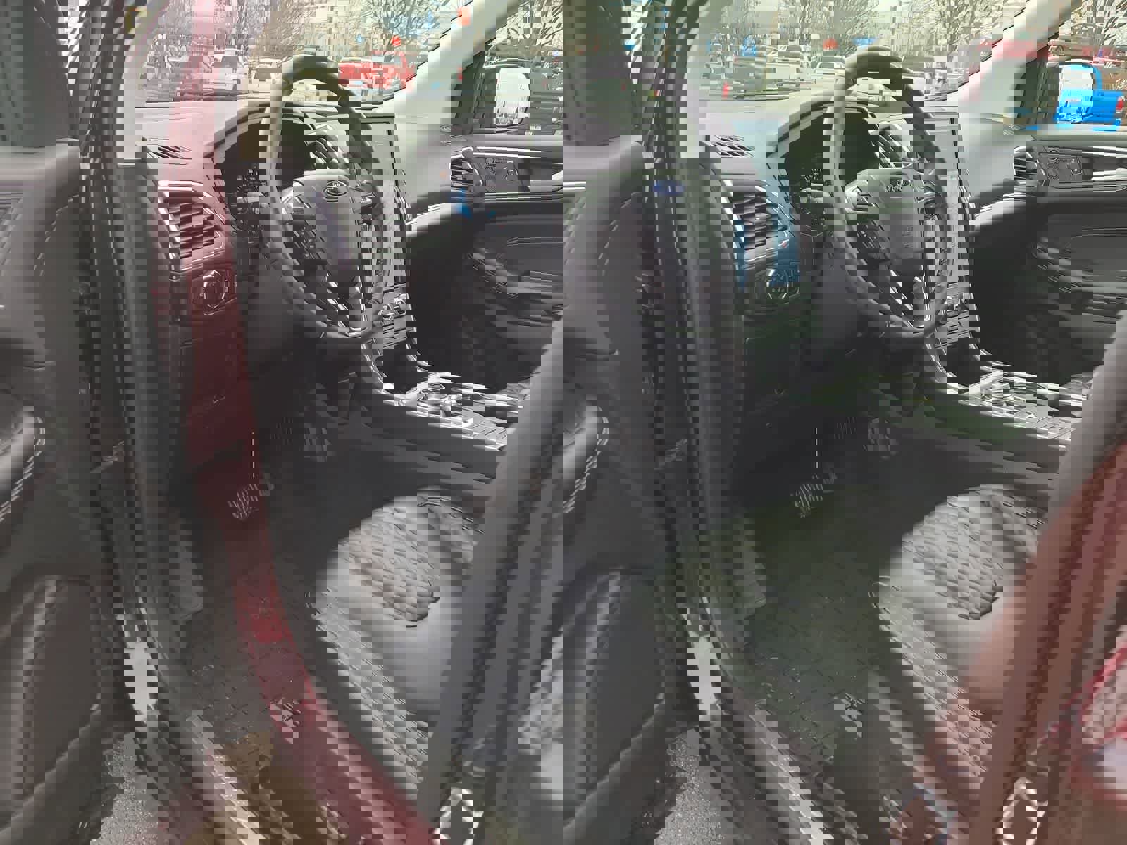 Used 2024 Ford Edge Titanium image 10