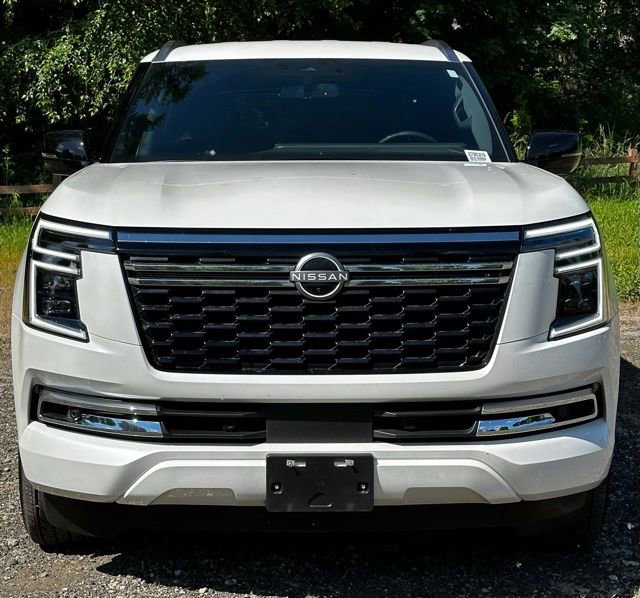 Used 2025 Nissan Armada SL AWD/4WD image 3