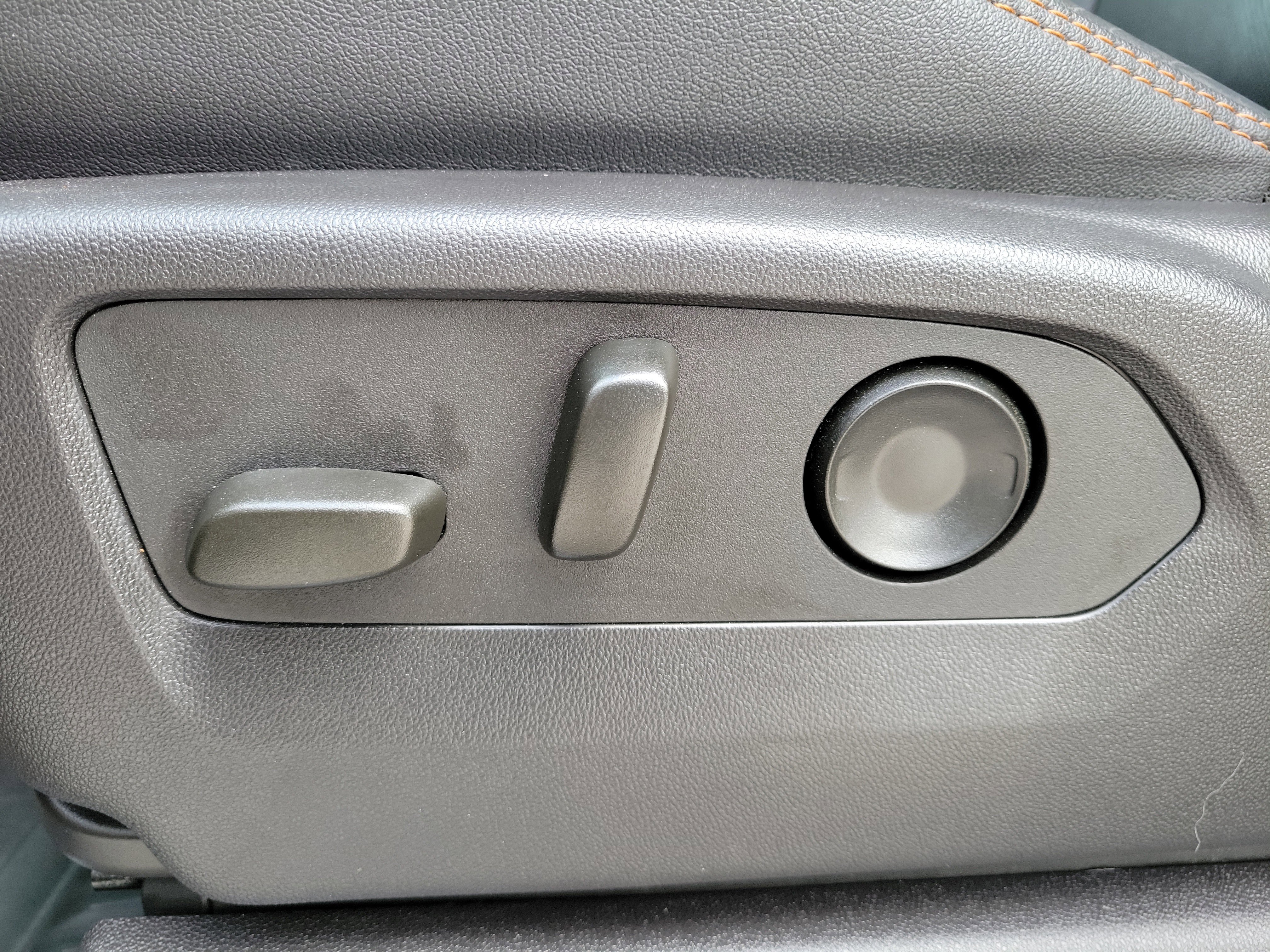 Used 2024 GMC Sierra 2500 AT4 w/ AT4 Premium Plus Package image 14