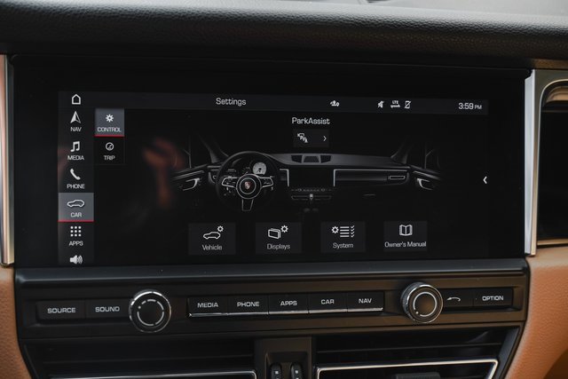 Used 2021 Porsche Macan image 16