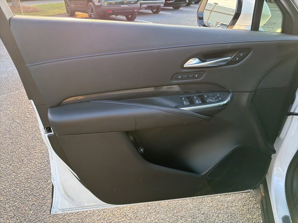 Used 2024 Cadillac XT4 Sport w/ Cold Weather Package image 17