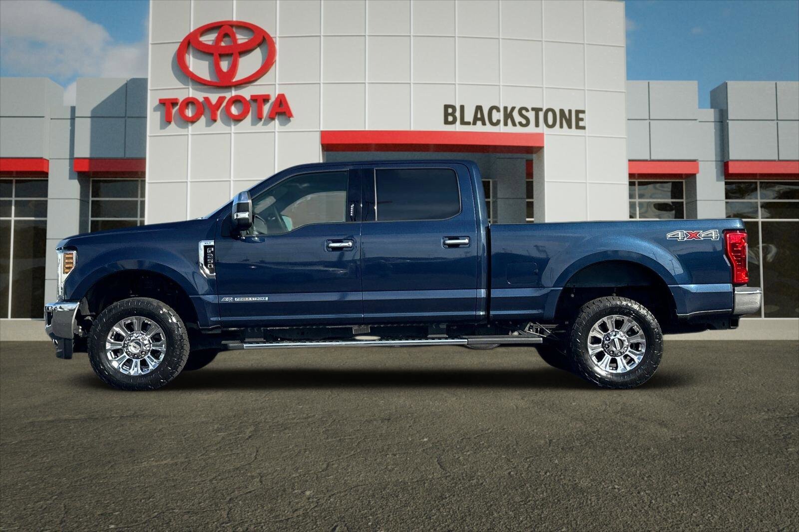 Used 2019 Ford F250 XLT w/ XLT Premium Package AWD/4WD image 6