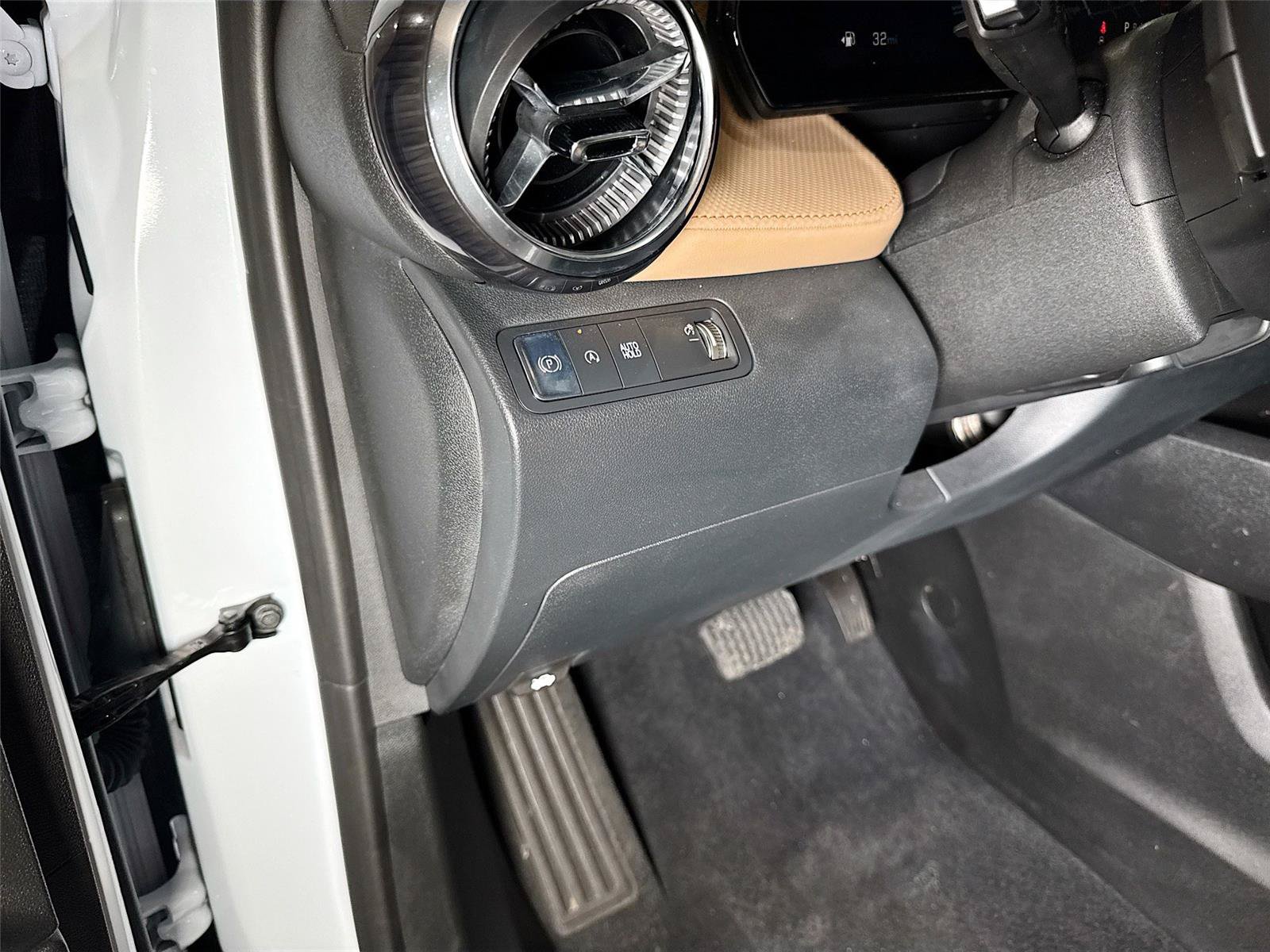 Used 2026 Chevrolet Equinox ACTIV FWD image 6