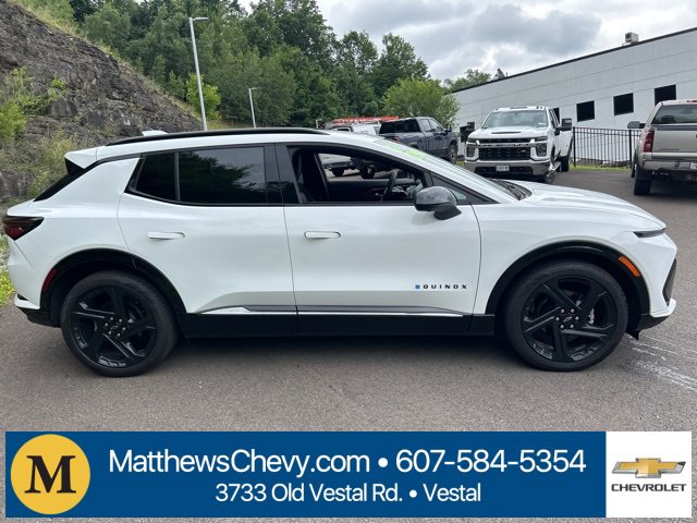 Used 2024 Chevrolet Equinox EV RS image 5