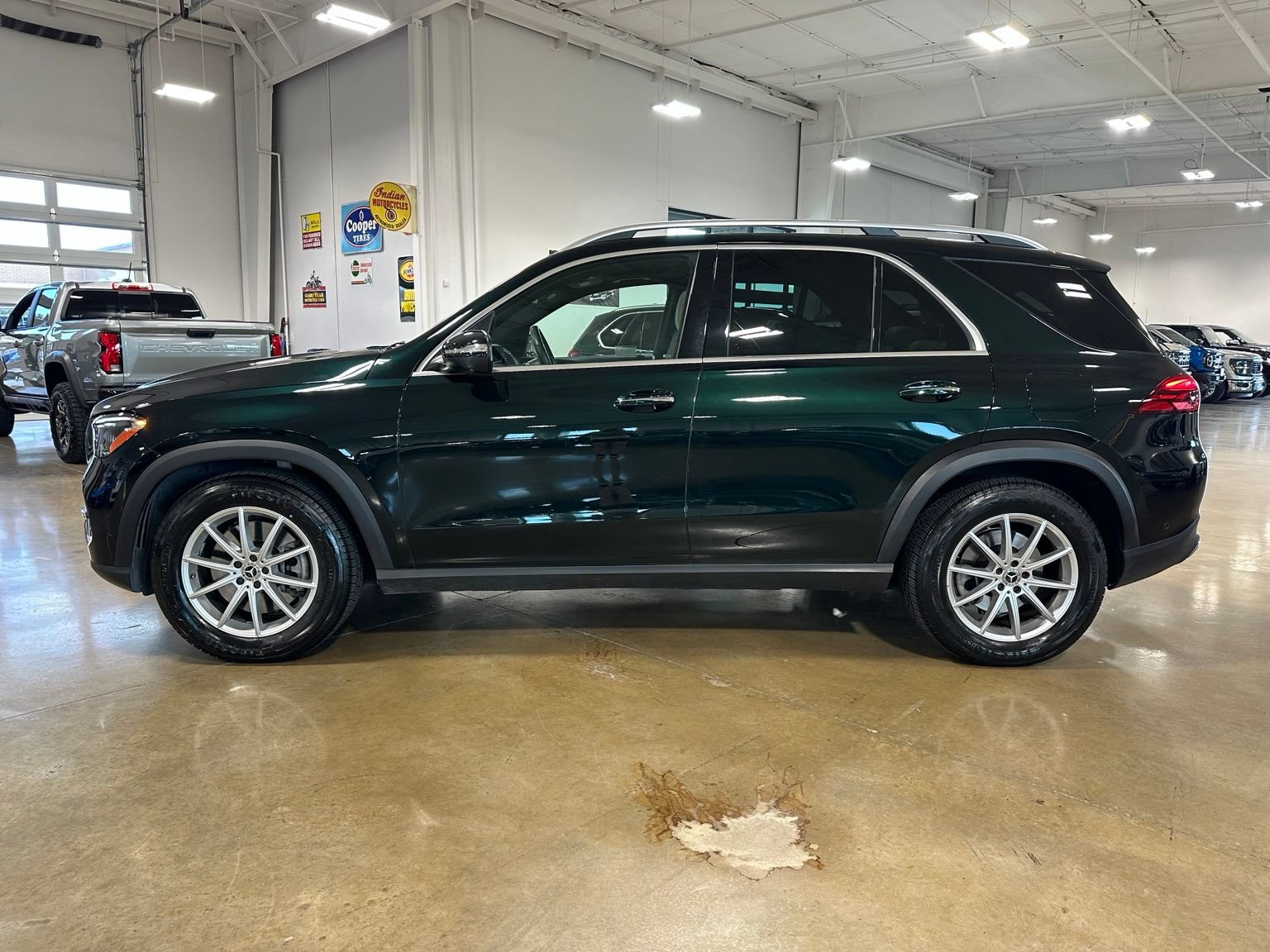 Used 2024 Mercedes-Benz GLE 450e 4MATIC image 4