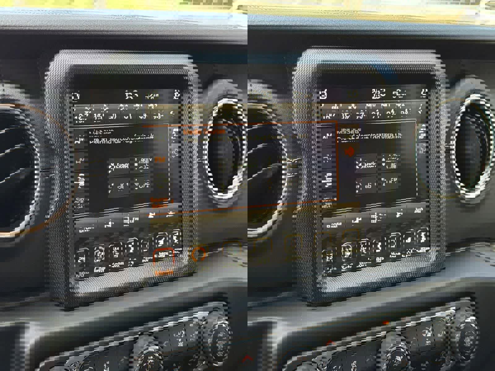 Used 2023 Jeep Wrangler Sahara w/ Cold Weather Group image 18