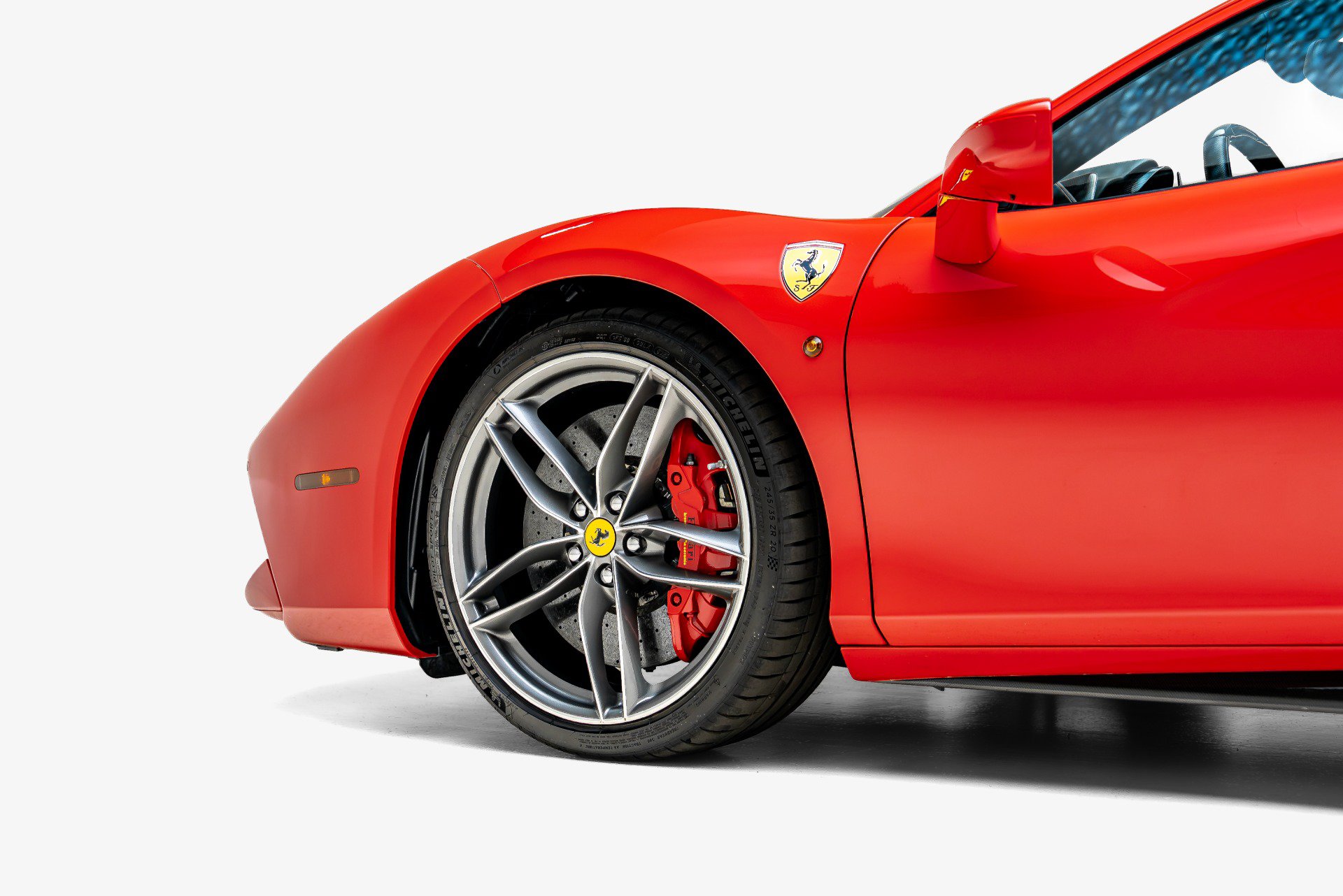 Used 2018 Ferrari 488 GTB RWD image 17