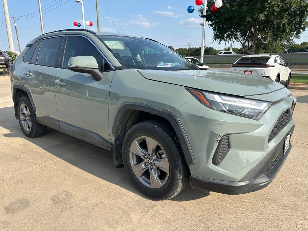 Used 2022 Toyota RAV4 XLE FWD image 14