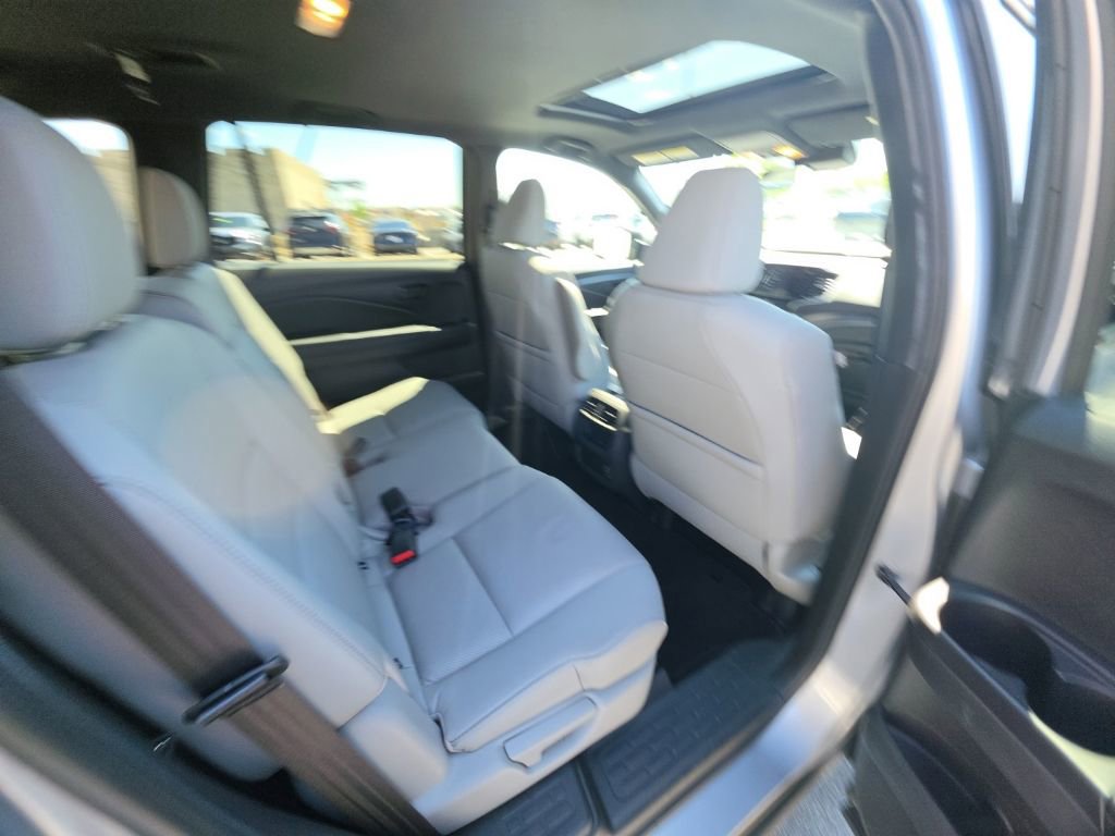 Used 2023 Honda Passport EX-L image 32