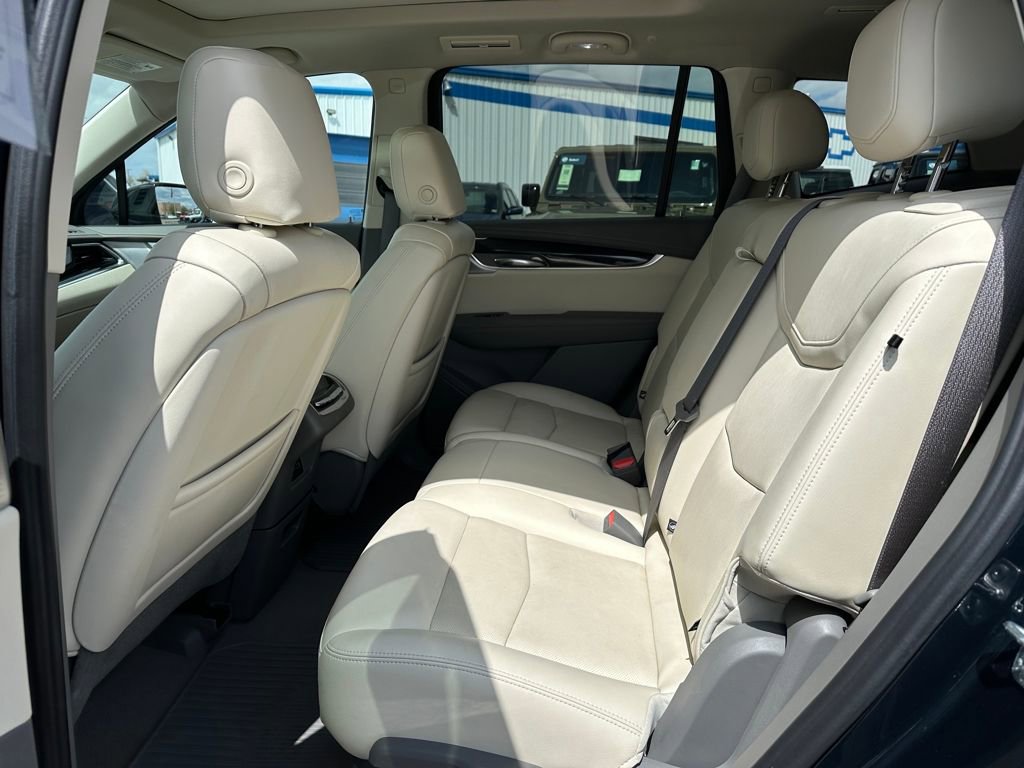 Used 2024 Cadillac XT6 Premium Luxury image 11