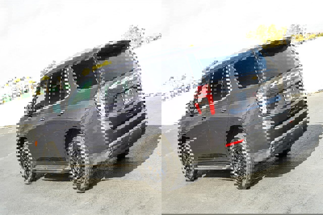 Used 2022 Chevrolet Tahoe LT w/ Luxury Package image 4