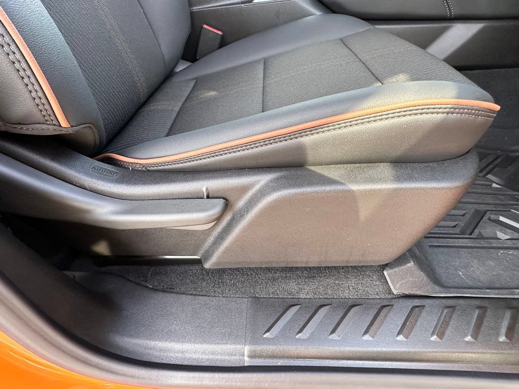 Certified 2025 GMC Canyon AT4 AWD/4WD image 13