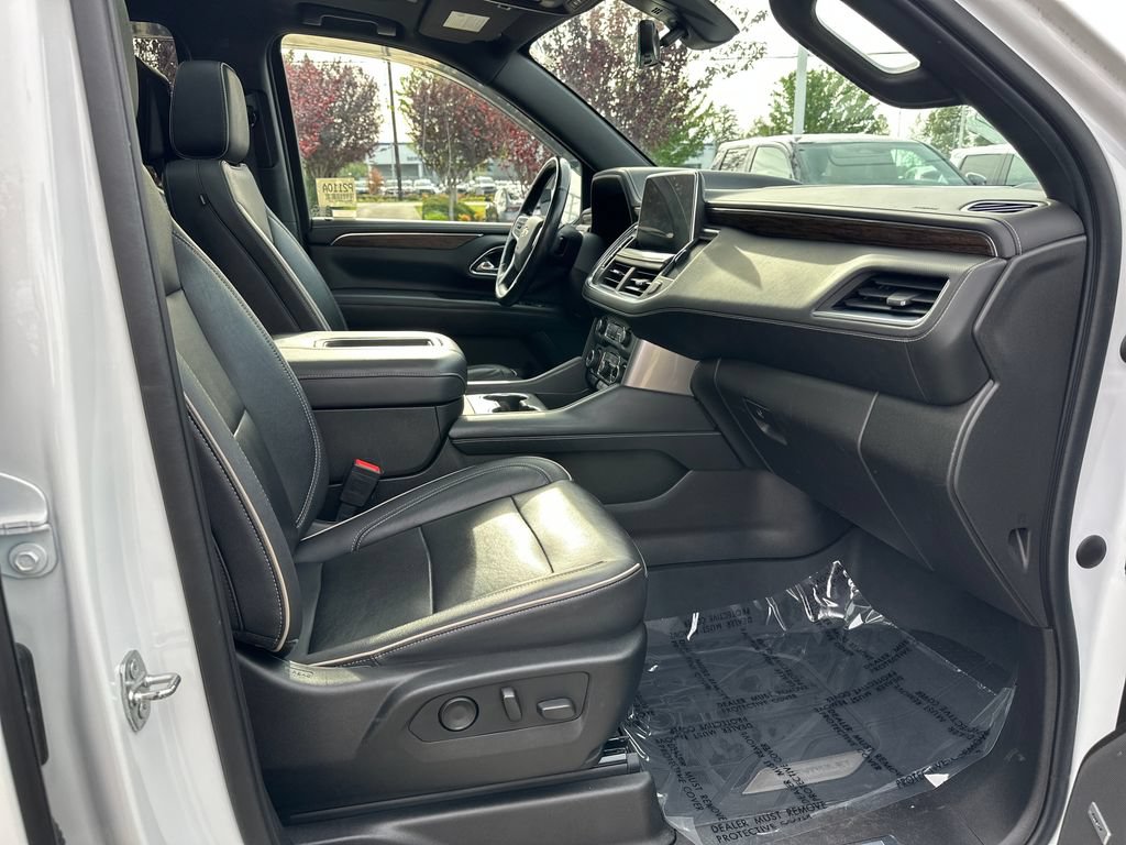 Used 2021 Chevrolet Tahoe Premier w/ Premium Package AWD/4WD image 19