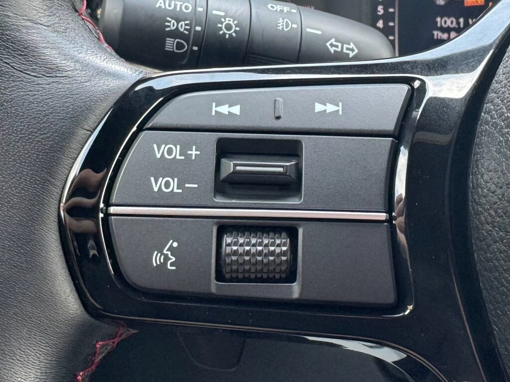 Used 2025 Honda Pilot Black Edition image 27