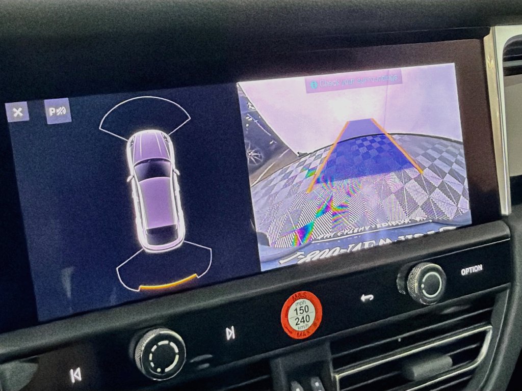 Certified 2023 Porsche Macan S AWD/4WD image 17