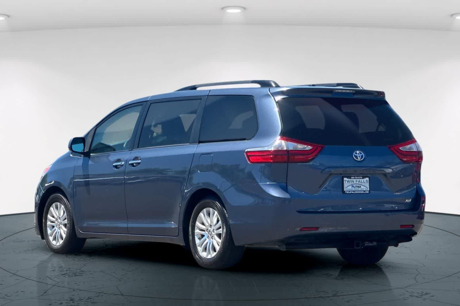 Used 2015 Toyota Sienna XLE FWD image 8