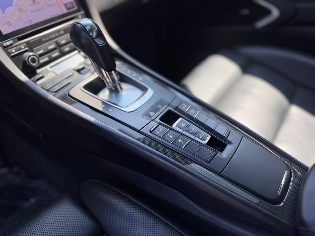 Used 2019 Porsche 911 Carrera 4S AWD/4WD image 17