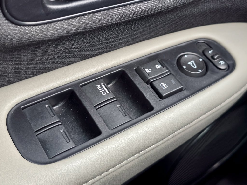Used 2022 Honda HR-V LX image 22
