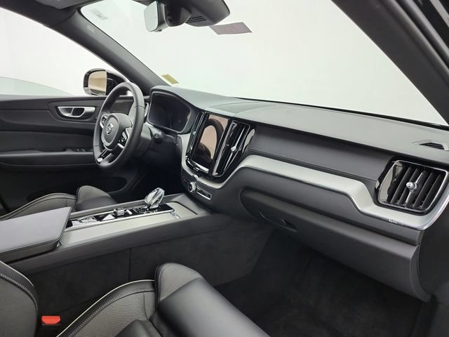 Used 2024 Volvo XC60 T8 Ultimate w/ Protection Package Premier AWD/4WD image 30