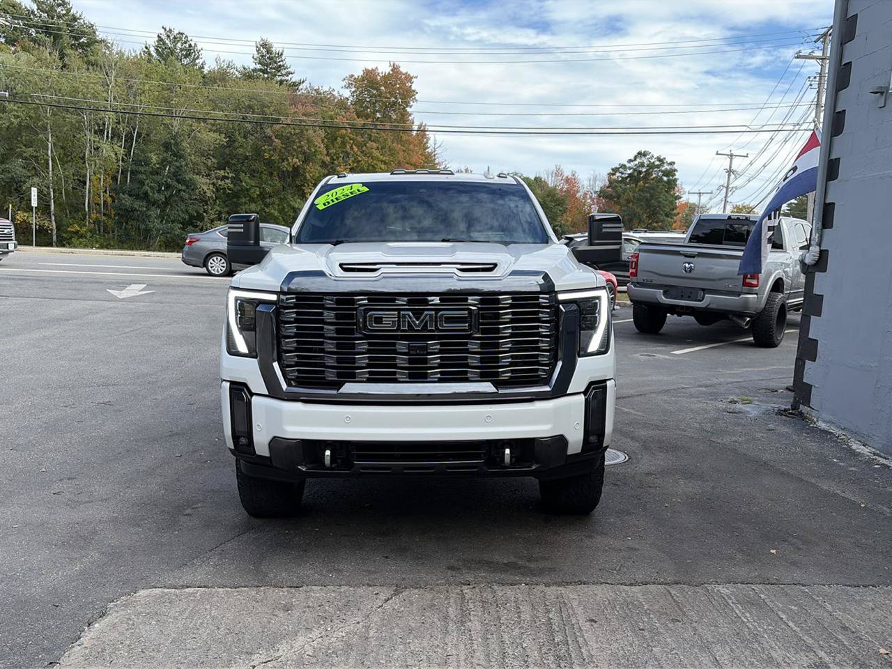 Used 2024 GMC Sierra 2500 Denali Ultimate AWD/4WD image 3