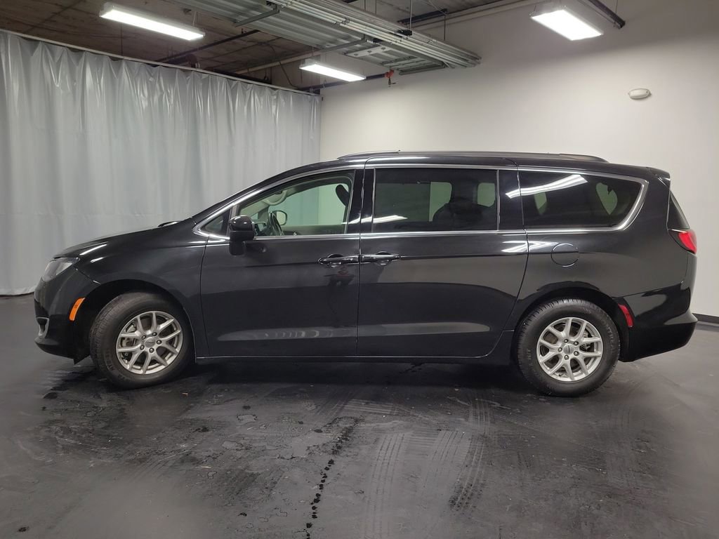 Used 2021 Chrysler Voyager Lxi image 5