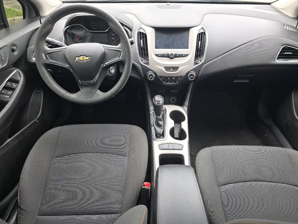 Used 2018 Chevrolet Cruze LS FWD image 15