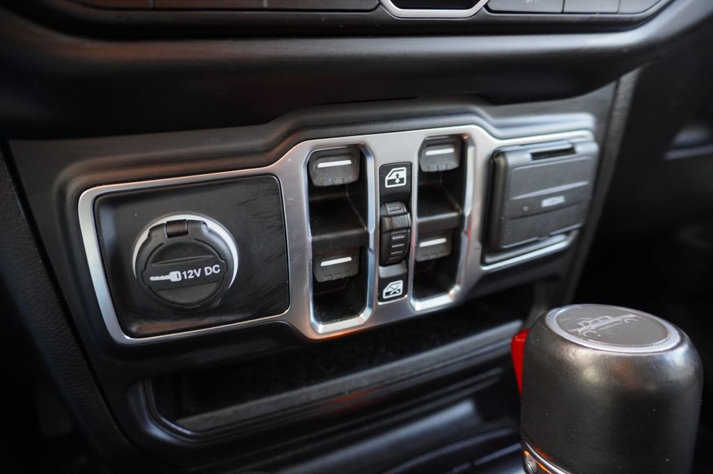 Used 2023 Jeep Gladiator Overland image 18