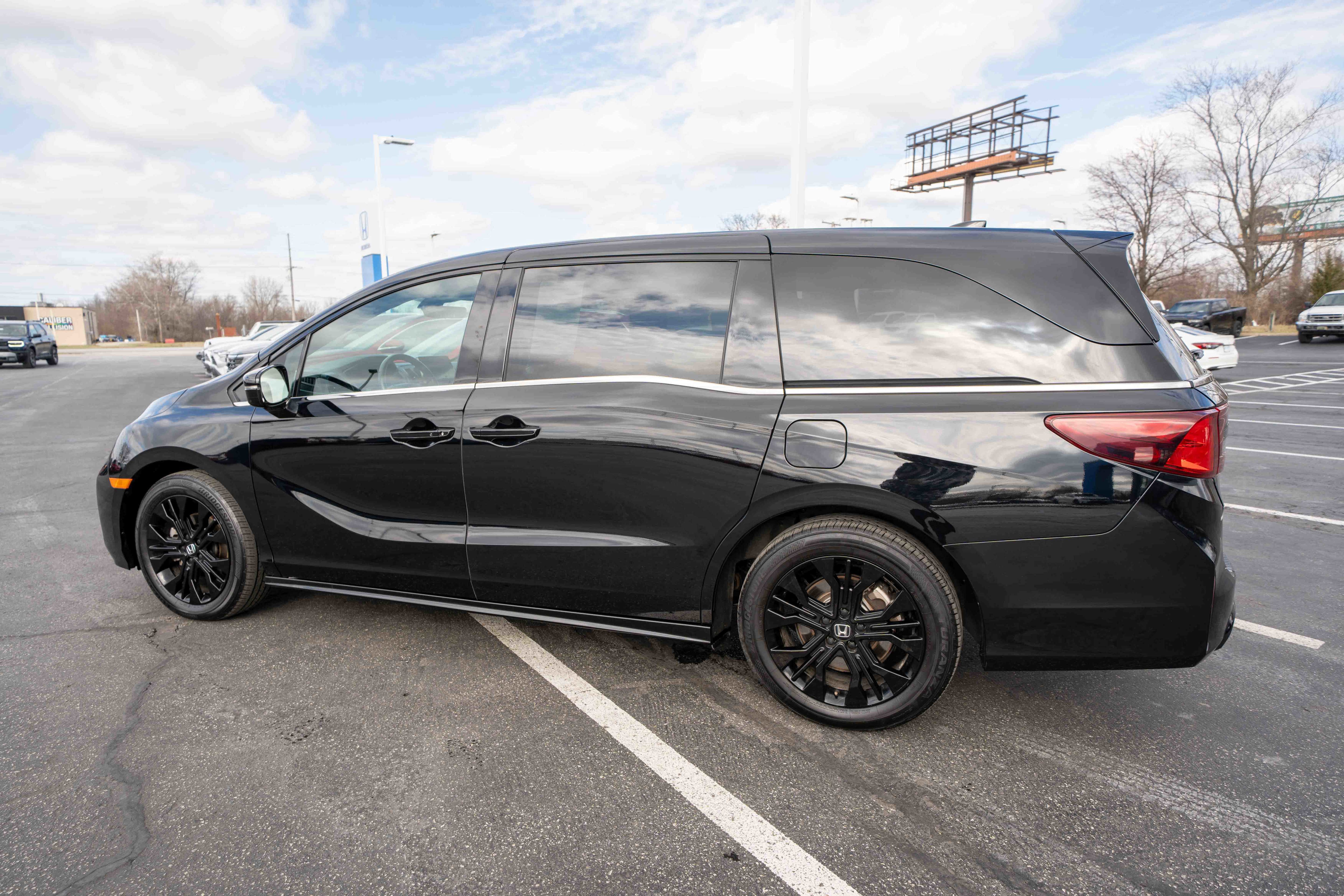 Used 2025 Honda Odyssey Sport-L image 4