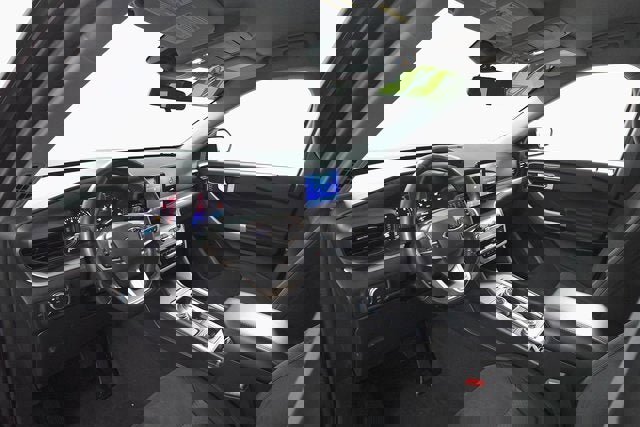 Used 2022 Ford Explorer XLT image 12